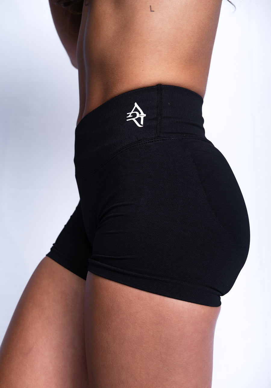 Elevate V Shorts in midnight